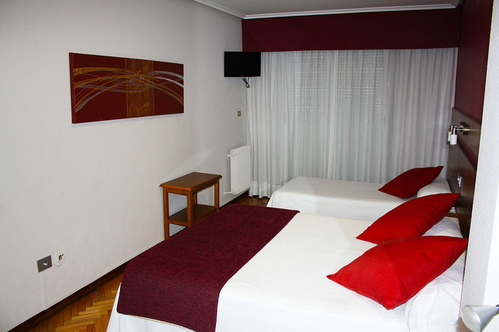 Hotel Altiana Ourense Exterior foto